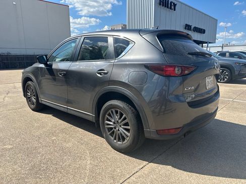 Used 2017 MAZDA CX-5 Touring w/ Preferred Equipment Package FWD image 5