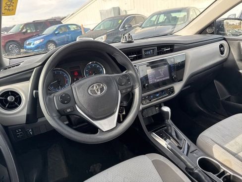 Used 2017 Toyota Corolla LE image 12