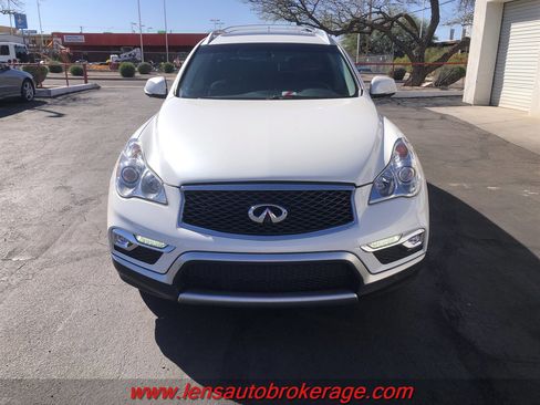 Used 2017 INFINITI QX50 2WD w/ Premium Plus Package image 2
