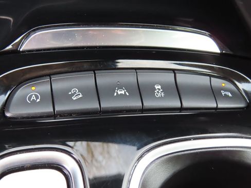 Used 2022 Buick Envision Preferred AWD/4WD image 9