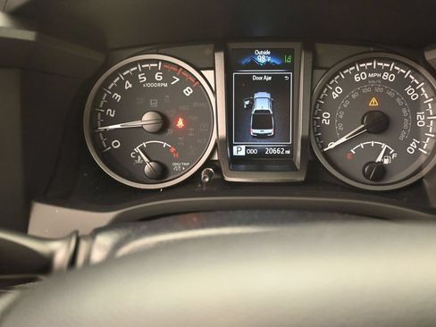 Used 2023 Toyota Tacoma TRD Off-Road w/ TRD Premium Off Road Package RWD image 11