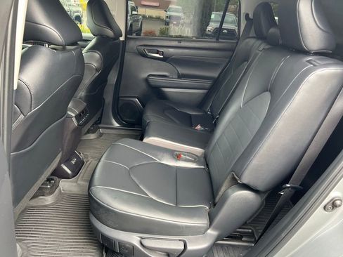 Certified 2025 Toyota Highlander XLE AWD/4WD image 15