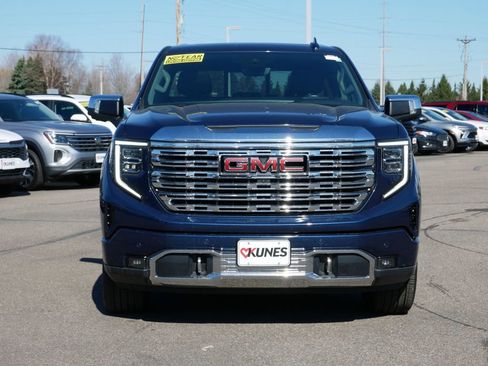 Used 2021 GMC Yukon Denali w/ LPO, Illumination Package image 2