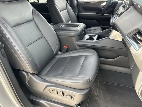 Used 2024 Chevrolet Tahoe Z71 w/ Luxury Package AWD/4WD image 11