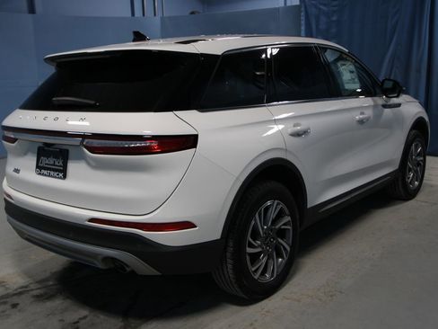 Used 2025 Lincoln Corsair AWD w/ Equipment Group 101A image 30