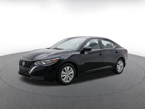 Used 2025 Nissan Sentra S FWD image 3