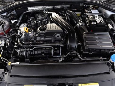 Certified 2025 Volkswagen Jetta SE image 25