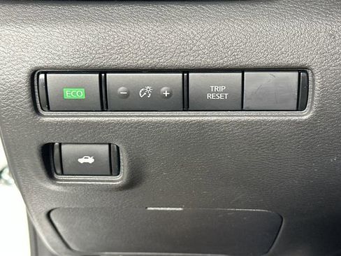 Used 2024 Nissan Sentra SV image 21