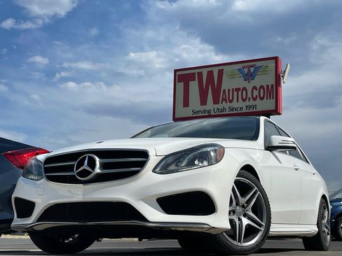 Used 2014 Mercedes-Benz E 350 4MATIC Sedan image 2