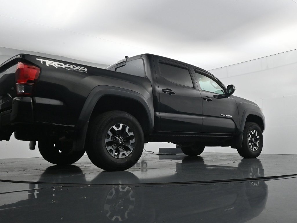 Used 2018 Toyota Tacoma TRD Off-Road w/ Technology Package AWD/4WD image 37