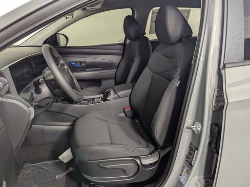 Certified 2025 Hyundai Tucson SE image 14