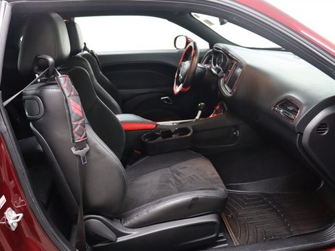 Used 2019 Dodge Challenger R/T Scat Pack w/ Plus Package RWD image 31