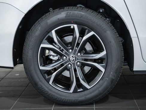 New 2026 Toyota Sienna Platinum image 19