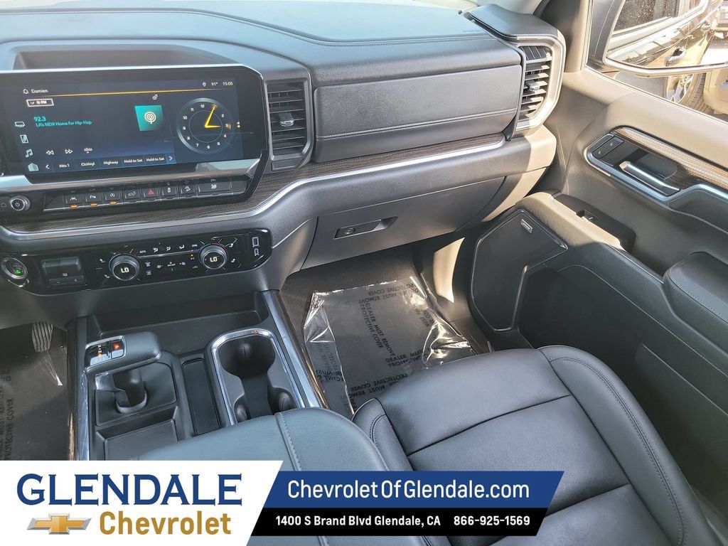 Used 2024 Chevrolet Silverado 1500 LT Trail Boss w/ LT Trail Boss Premium Package AWD/4WD image 24