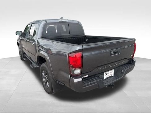 Used 2022 Toyota Tacoma SR5 w/ Technology Package RWD image 3