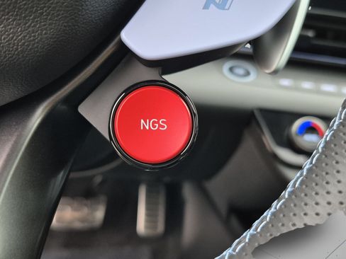 New 2026 Hyundai Elantra N FWD image 36