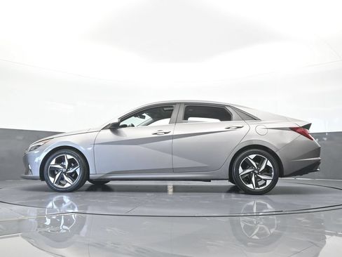 Used 2022 Hyundai Elantra Limited FWD image 57