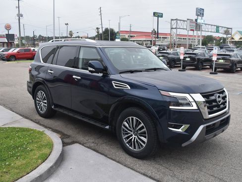 Used 2024 Nissan Armada SL w/ Captain's Chairs Package RWD image 15