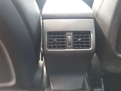 Used 2013 Subaru Outback 2.5i Limited w/ Moonroof Pkg AWD/4WD image 17