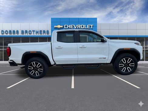 Used 2024 GMC Canyon AT4 image 9