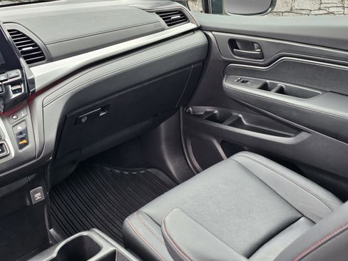 Used 2024 Honda Odyssey Sport image 19