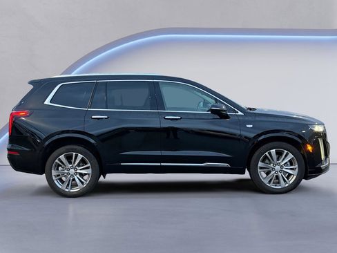 Used 2024 Cadillac XT6 Premium Luxury w/ Technology Package image 2