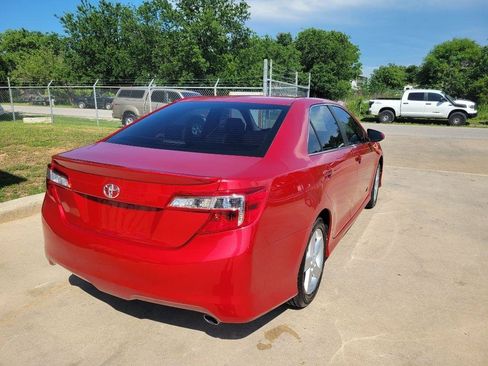 Used 2012 Toyota Camry SE FWD image 3