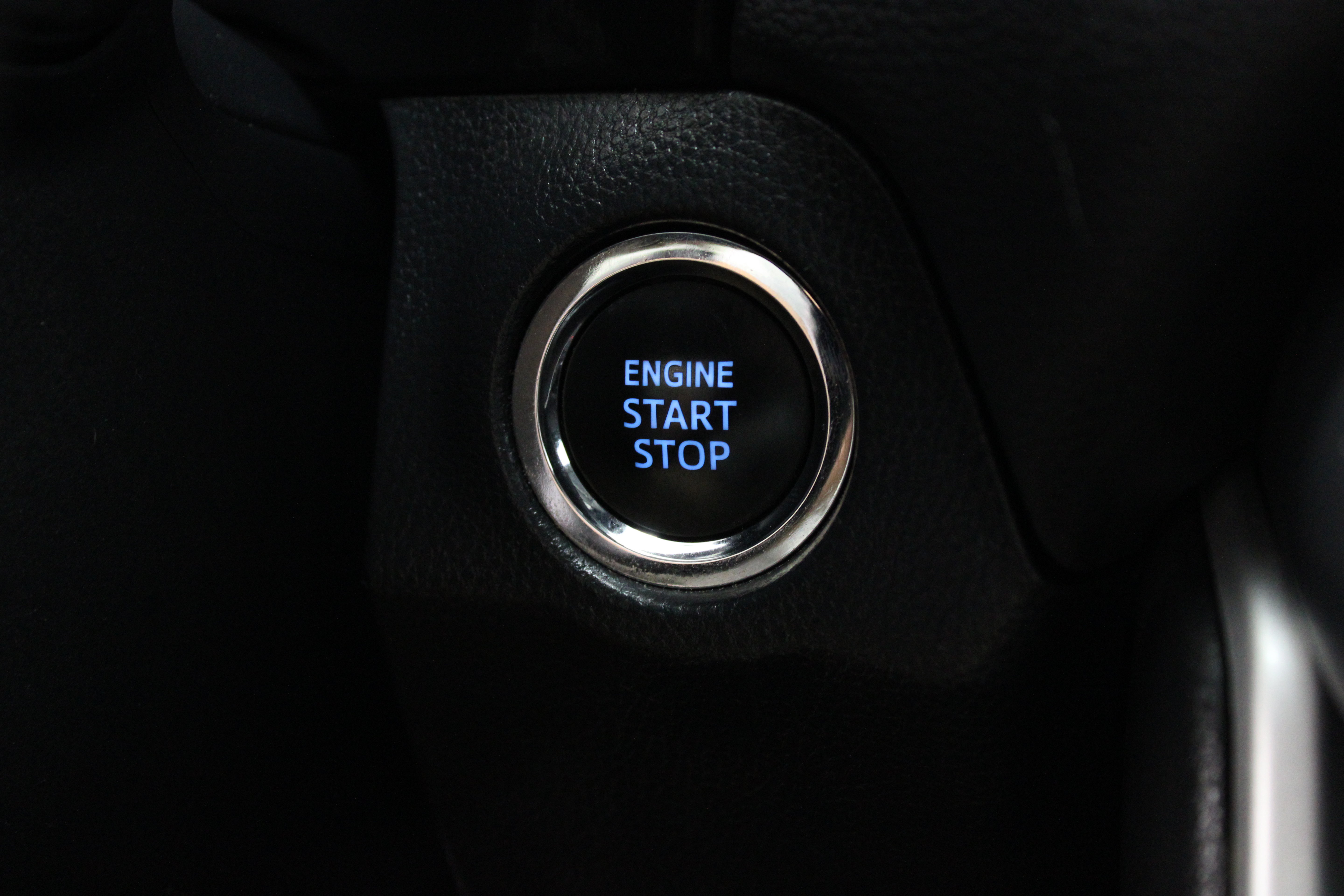Used 2021 Toyota RAV4 XLE Premium FWD image 18