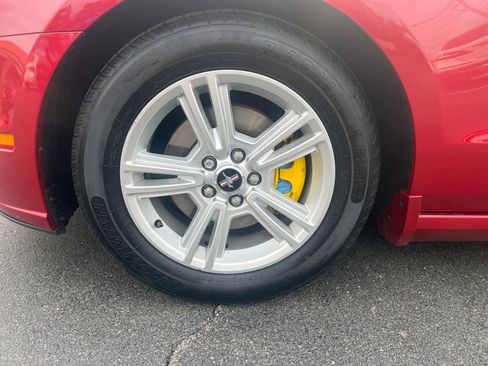 Used 2013 Ford Mustang Coupe image 27