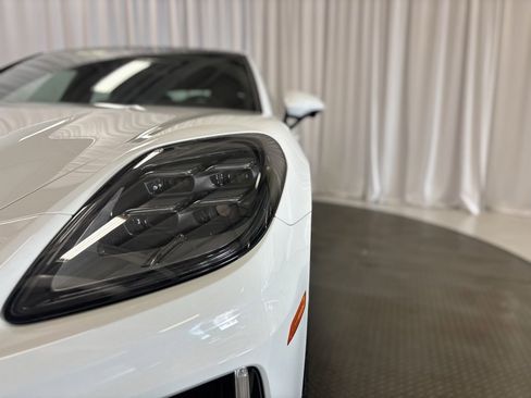Used 2025 Porsche Panamera 4 image 45