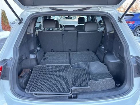 Used 2021 Volkswagen Tiguan SE R-Line w/ 3rd Row Seat Package image 30