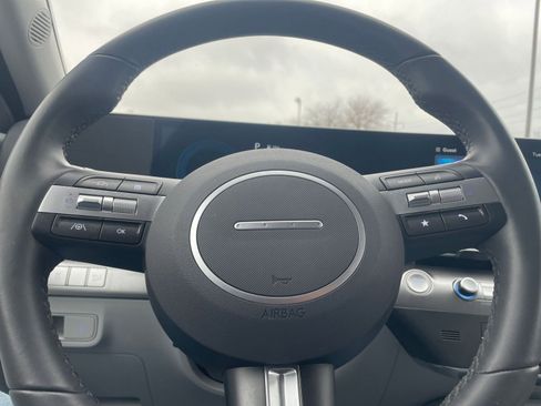 Used 2025 Hyundai Kona SEL image 28