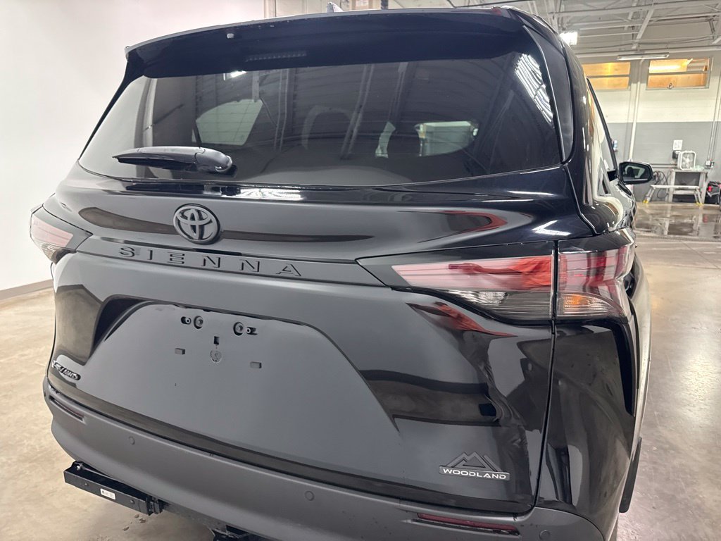 New 2026 Toyota Sienna XLE Woodland Edition AWD/4WD image 4