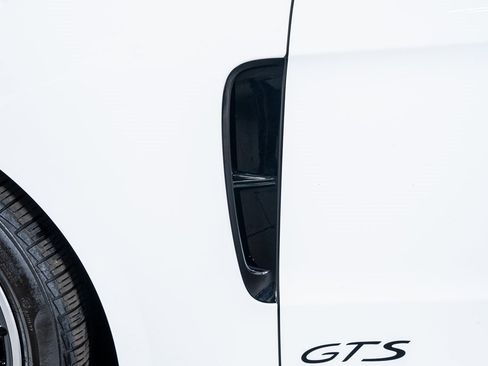 Used 2022 Porsche Panamera GTS image 20