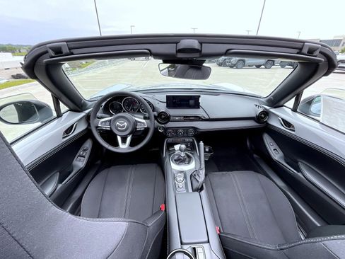 New 2026 MAZDA MX-5 Miata Club w/ Weather Package RWD image 16