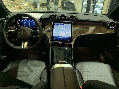 New 2025 Mercedes-Benz GLC 350e 4MATIC image 2