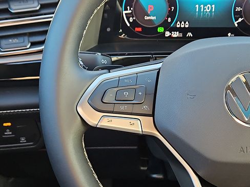 New 2026 Volkswagen Atlas Cross Sport SE image 18