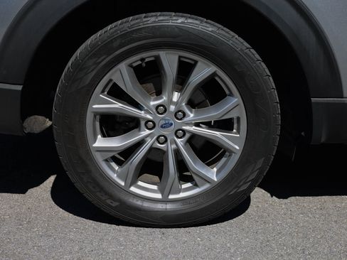 Certified 2023 Ford Explorer Limited w/ Limited Technology Package AWD/4WD image 30