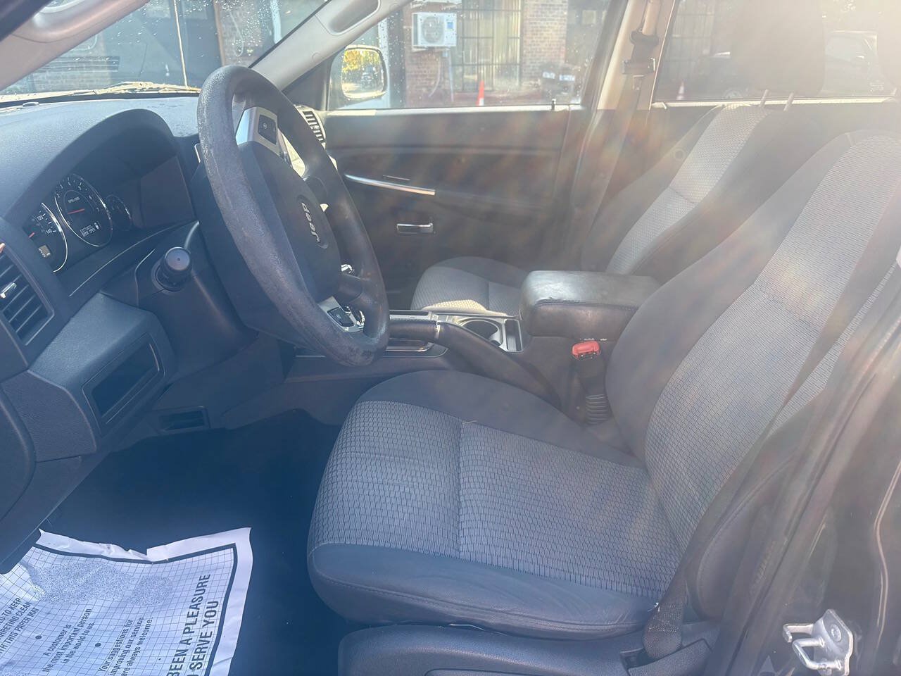 Used 2010 Jeep Grand Cherokee Laredo AWD/4WD image 19
