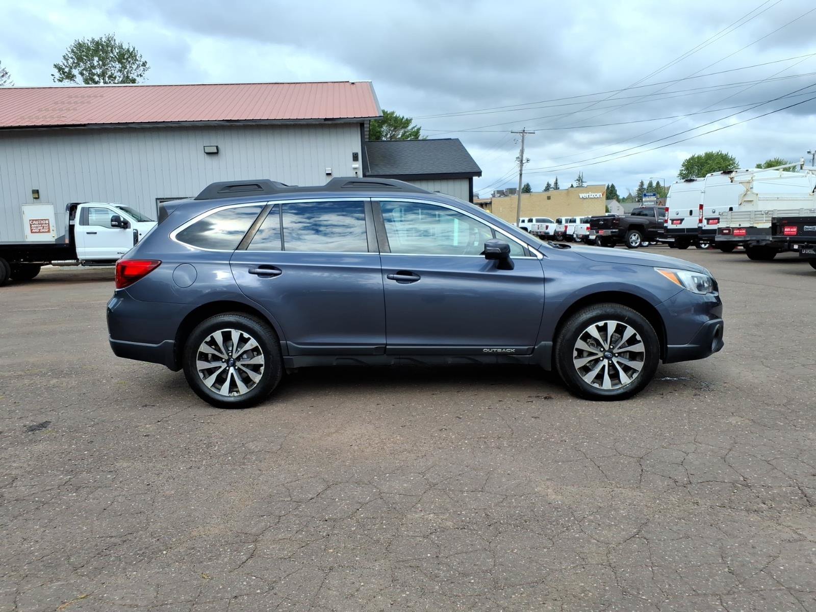 Used 2017 Subaru Outback 2.5i Limited AWD/4WD image 7