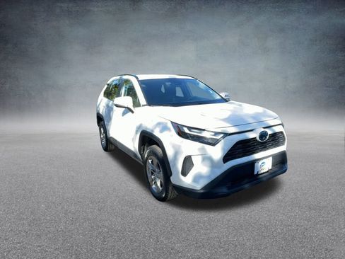 Used 2024 Toyota RAV4 XLE image 27