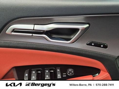 Certified 2023 Kia Sportage SX AWD/4WD image 15