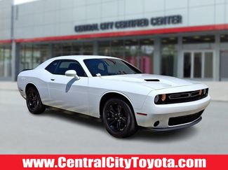 Used 2023 Dodge Challenger SXT image 1