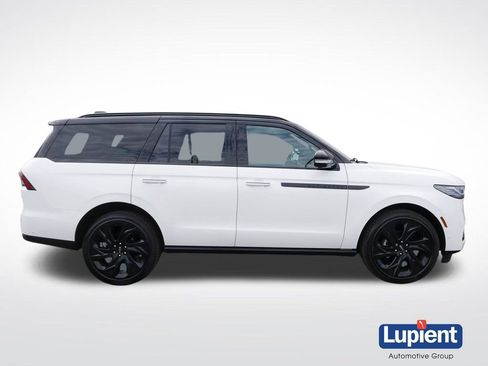 Used 2025 Lincoln Navigator Black Label AWD/4WD image 2
