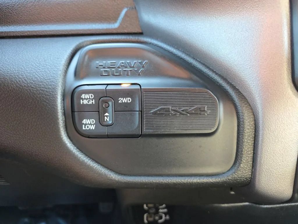 Used 2022 RAM 2500 Big Horn AWD/4WD image 28