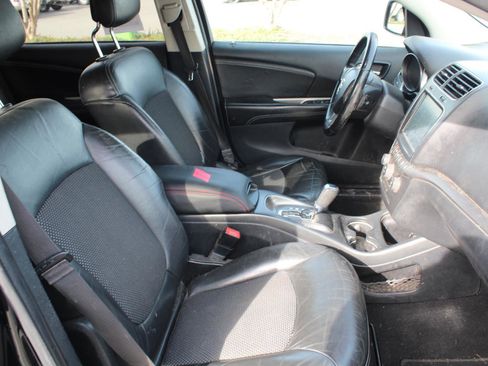 Used 2017 Dodge Journey Crossroad image 4