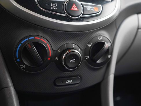 Used 2013 Hyundai Accent GLS w/ Premium Pkg image 20