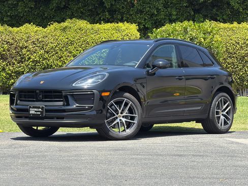 Used 2026 Porsche Macan AWD/4WD image 1