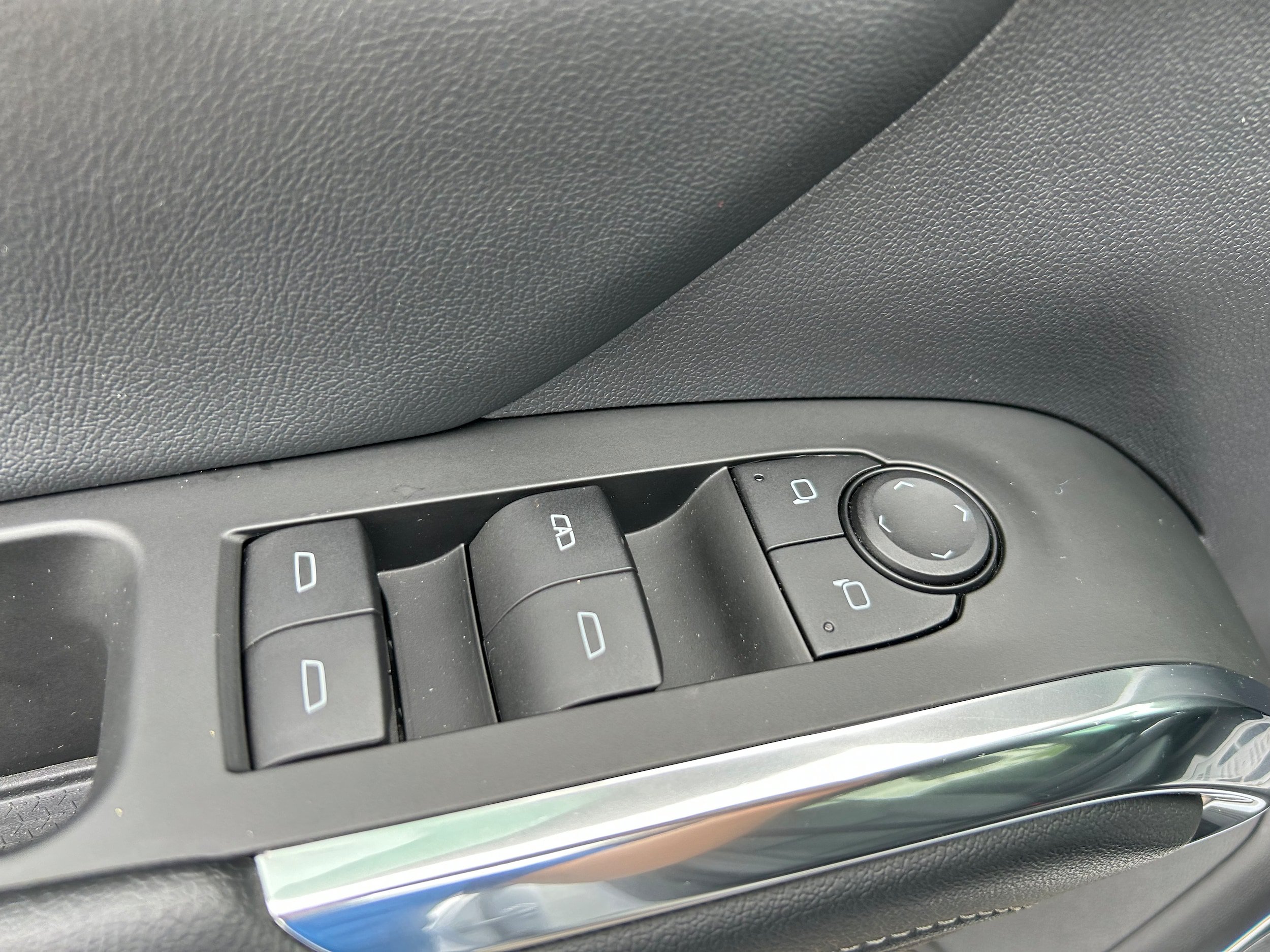 Used 2024 Chevrolet Traverse LT w/ Enhanced Driving Package FWD image 14