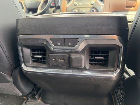 Used 2020 Chevrolet Silverado 1500 High Country w/ Technology Package image 14